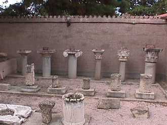 ancient greek columns archetecture