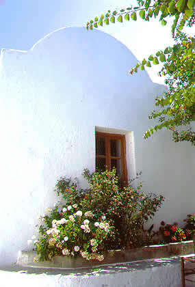 an arch like  round feature