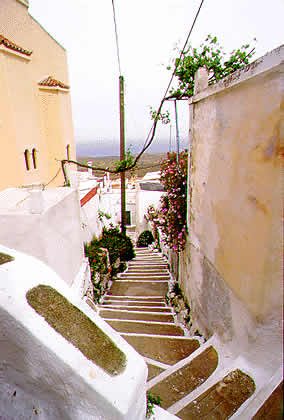 a abck street in kea