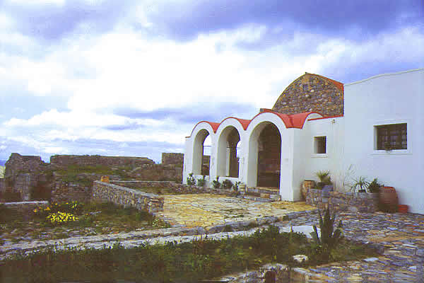 house with three arches