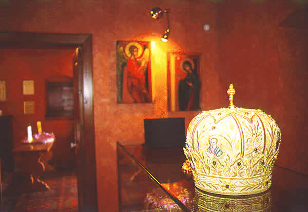 bishops fancy hat