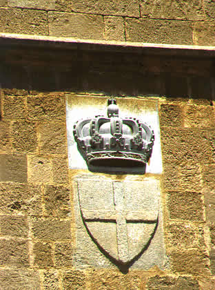 castle heraldic crest
