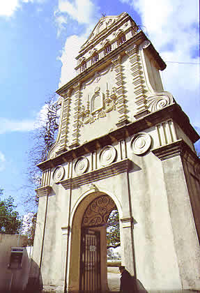 monumental arch