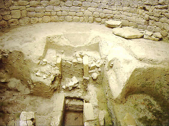 ancient grave maybe odysseus?