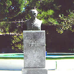  bust memorial