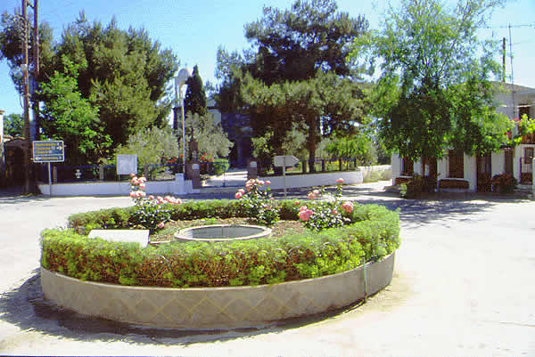 central square arrangement