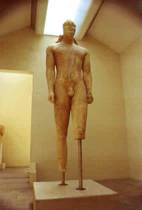 museum kouros smiling
